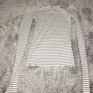 Off the shoulder, crop top